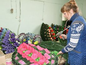 Почему ритуальные товары и памятники дешевле на предприятии «Каменный двор Ганцевичи»