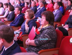 Более двадцати педагогов наградили на августовской педагогической конференции в Ганцевичах