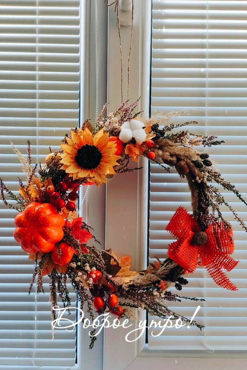 Ганцевчанка создаёт изящные букеты из бумаги, сладкие композиции и необычные открытки