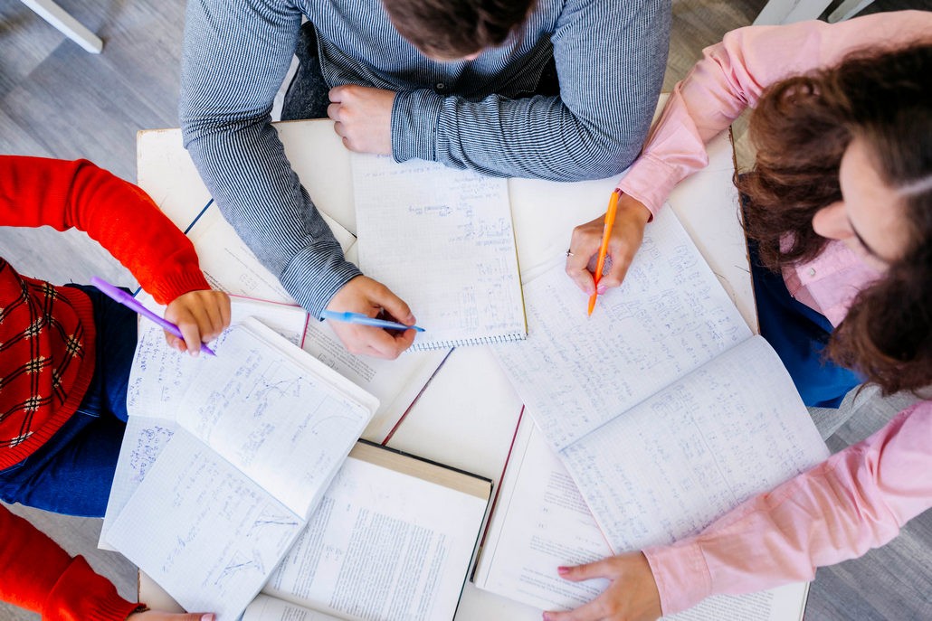 Основные преимущества занятий с репетитором: чем школьникам полезны индивидуальные уроки