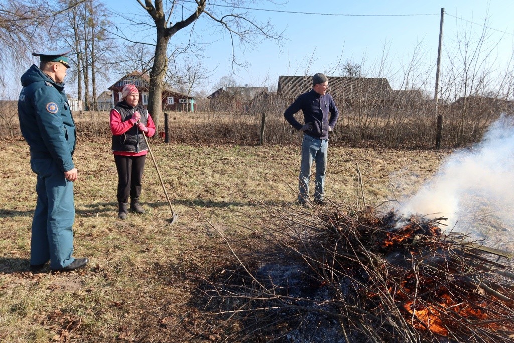 За сжигание мусора и разведение могут оштрафовать.