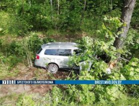 Две девочки попали в реанимацию после в аварии в Ганцевичском районе