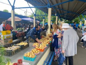 Виновата заграница? Чиновники ищут объяснение подорожанию хлеба, картошки и мяса в Беларуси