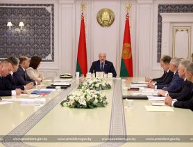 Лукашенко жалеет, что президента нельзя избирать на Всебелорусском народном собрании