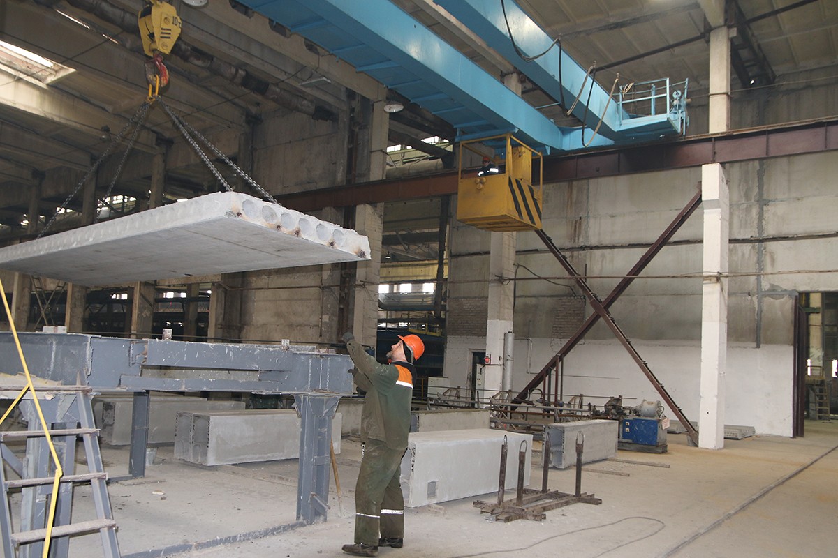 На заводе КПД в Ганцевичах выпускают железобетонные изделия для строительства жилых домов конструктивной схемы 