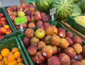 Почему в Беларуси отечественные яблоки дороже польских?