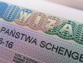 Польша резко сократила количество гуманитарных виз для беларусов