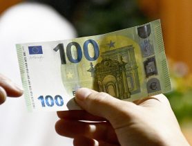 Польский дальнобойщик хотел дать взятку, а получил штраф почти на 20 тысяч рублей