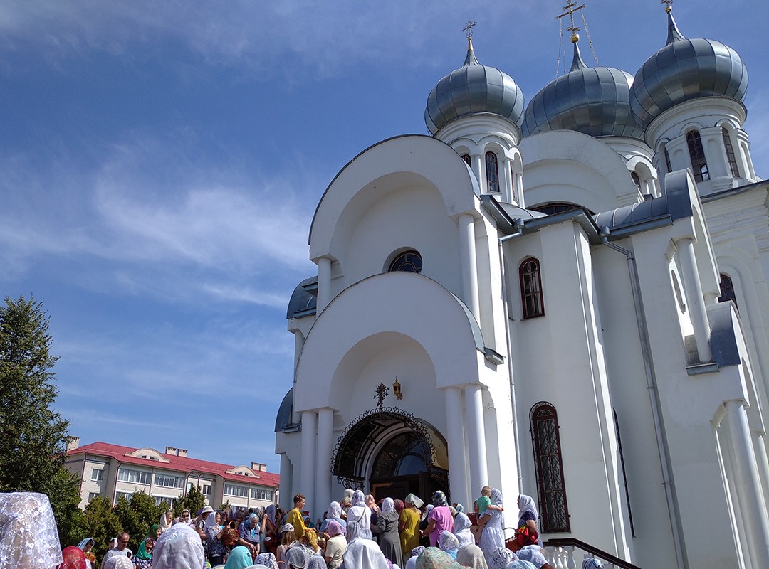 Свято-Тихоновский храм г. Ганцевичи открыт каждый день с 9 до 12 часов.