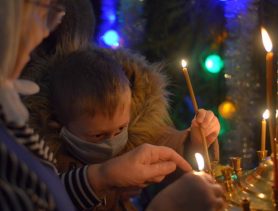 Какой святой стал прообразом Санта-Клауса и когда его почитают – есть в расписании богослужений на декабрь