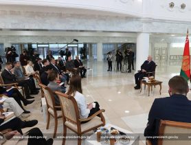 Лукашенко: «Вы говорите вторжение. А я считаю, что не вторжение…»