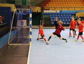 Скандал на детском турнире в Барановичах: юный футболист купил судье очки