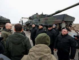 В годовщину войны в Украину прибыли первые танки Leopard 2