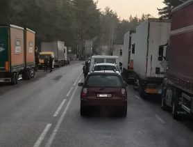 «Плюс-минус хуже – это ничего страшного»: что говорят дальнобойщики про закрытие Бобровников