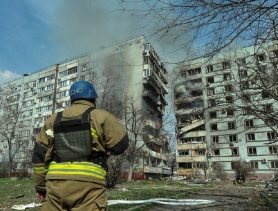 Ракеты снова прилетели в жилые дома в Украине