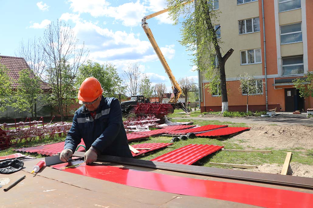 В Ганцевичах обновляют здания и дороги к областным 