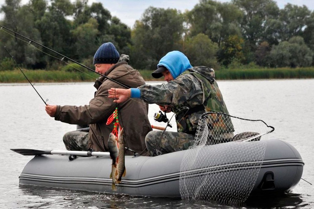 Ловить рыбу на зимовальных ямах запрещается. 