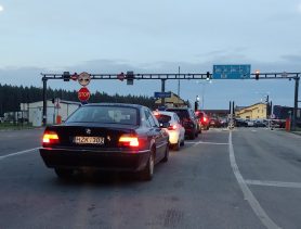 Стоять 30 часов на польской границе, или ехать крюк 700 км через Литву?