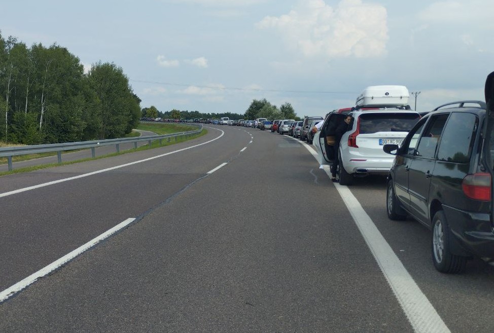 Очередь на границе