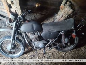 Парни украли мотоцикл в Березовском районе, пока хозяин был на заработках