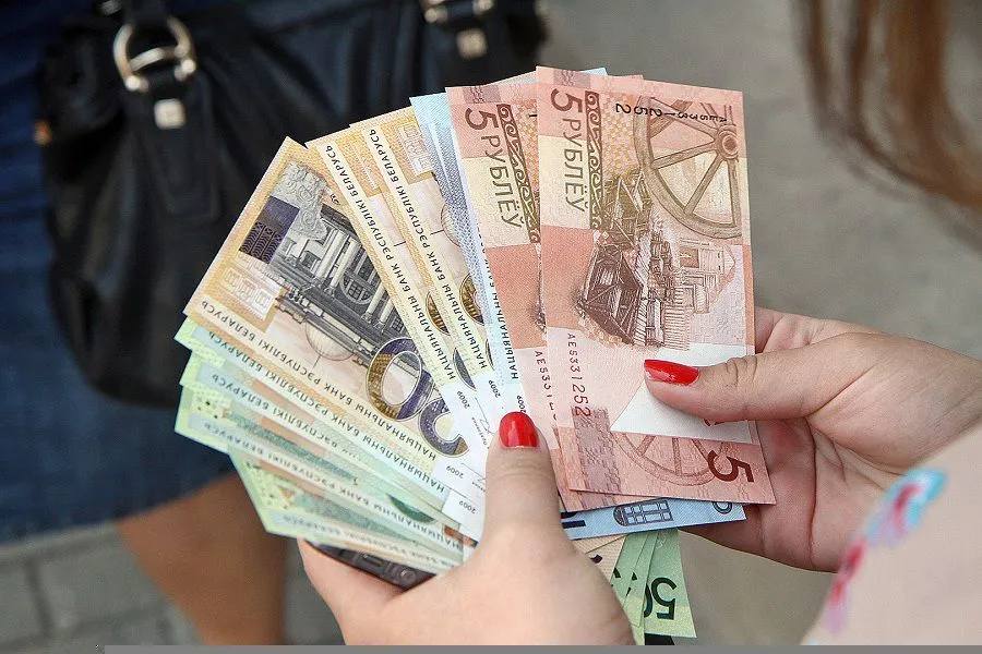 За задержку зарплаты руководителей в Брестской области не выпускают за границу