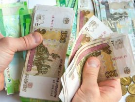 В России за доллар дают 100 рублей, а что в Беларуси?