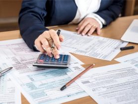 Бухгалтер из Баранович на протяжении 5 лет доначисляла себе премию