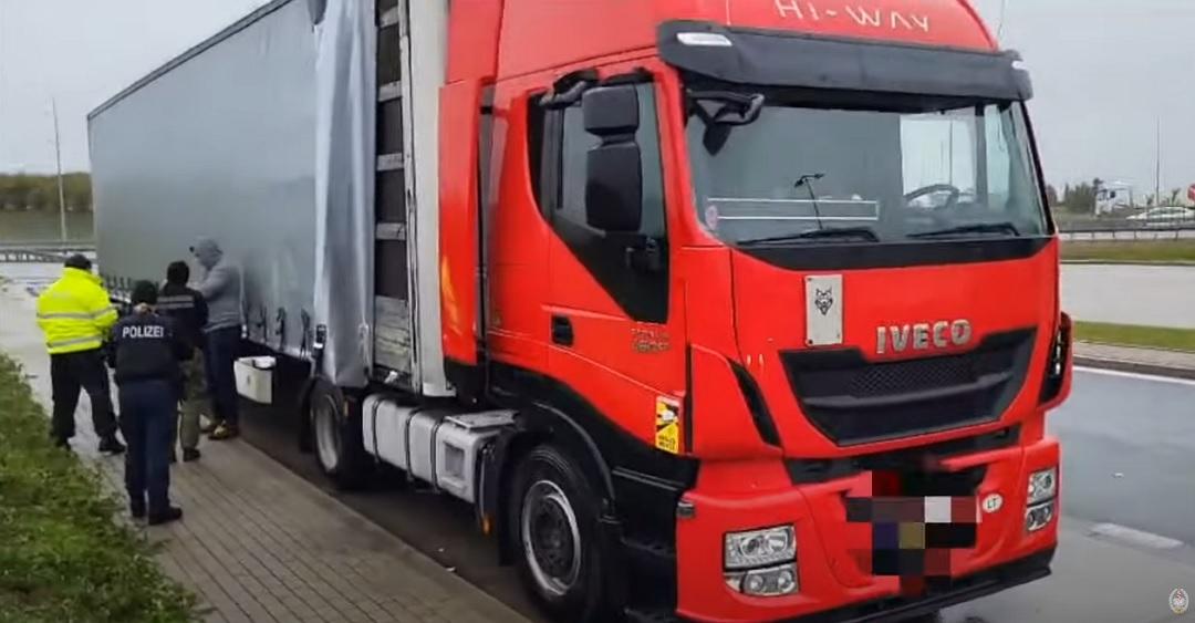 Этой фурой управлял белорус и был задержан