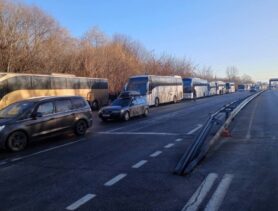 Таможня Беларуси винит польскую сторону в большой очереди автобусов на границе