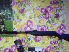 Женщина купила винтовку на маркетплейсе и прострелила себе руку