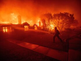 Дома знаменитостей сгорели в Калифорнии