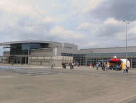 Самолёт с российскими туристами экстренно сел в Познани