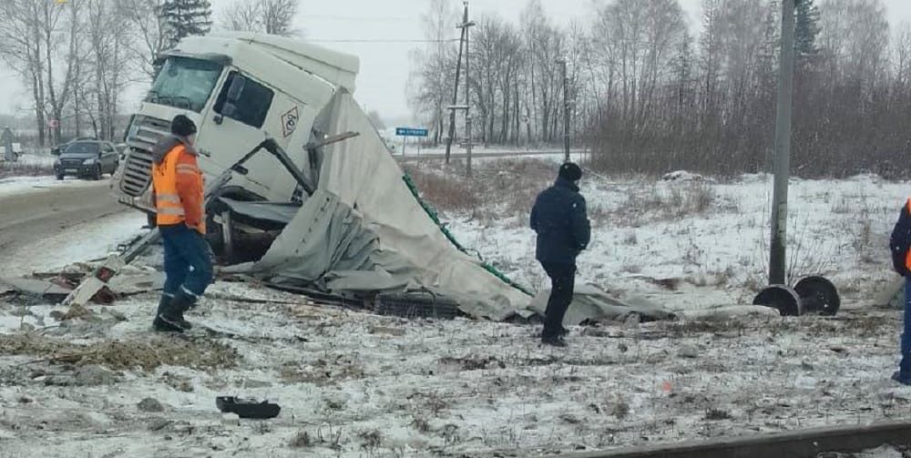 DAF после удала вылетел в кювет