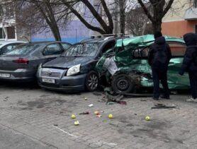 В Бресте пьяный подросток уходил от погони и разгромил много машин