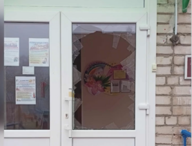 Пьяный дебош в Ганцевичах: разбиты авто и двери детсада