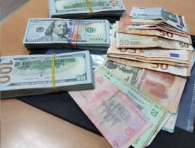 На границе в Бресте задержали мужчину с тысячами долларов