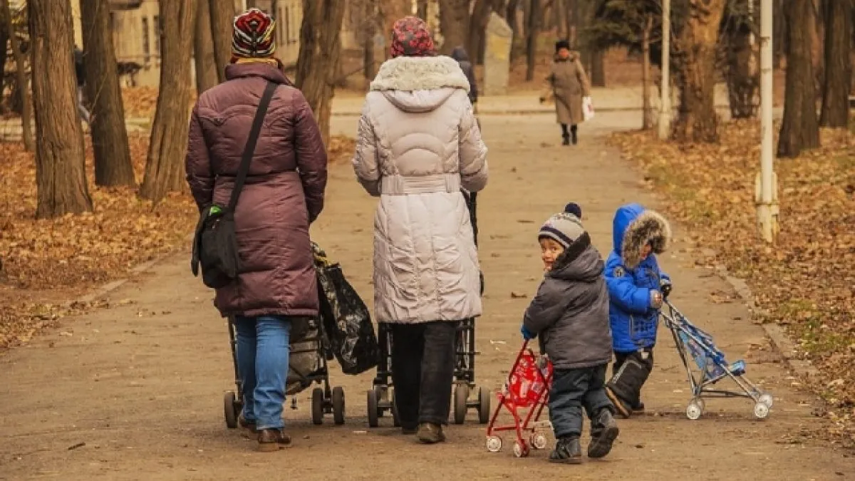 Семьи с двойней смогут получить бесплатную няню