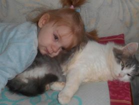 Усатый нянь для маленькой дочки