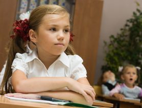 Проблемы с позвоночником начинаются с детства