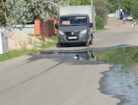 В Ганцевичах появился родник из водопроводной воды
