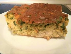 Заливной пирог с курицей и зелёным луком