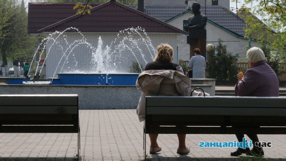 В Ганцевичах тестируют обновленный фонтан (фотофакт)