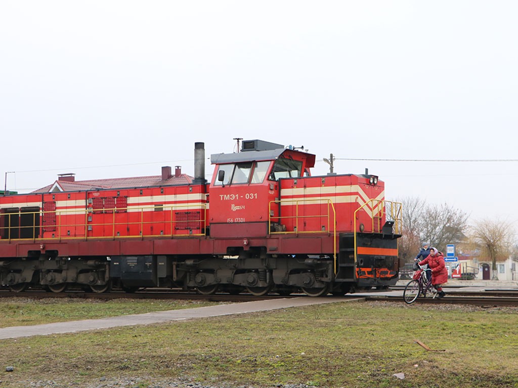 В обход на железнодорожном переезде в г. Ганцевичи.