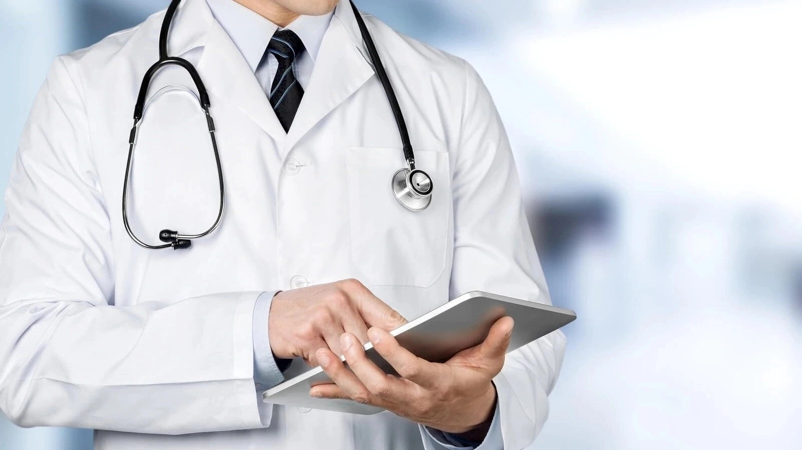 Молодым врачам в Беларуси увеличили минимальный срок отработки