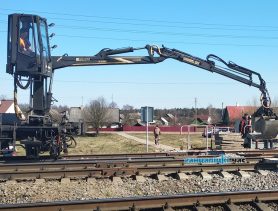 В Ганцевичах демонтировали плиты перехода через ЖД пути