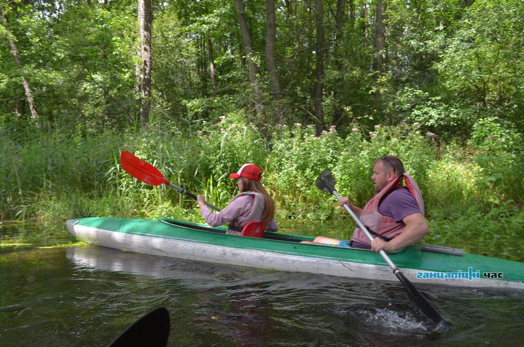 Один из экипажей байдарочников